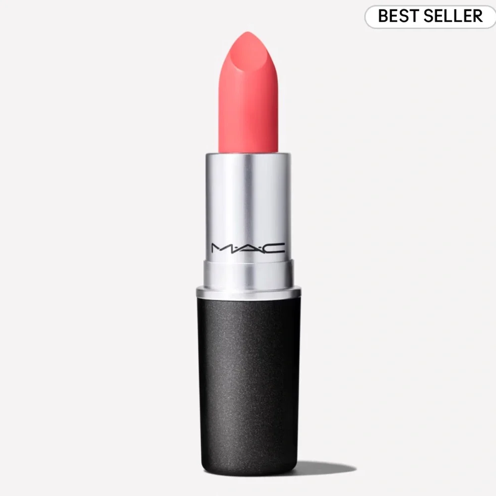 MAC Runway Hit Retro Matte Lipstick light nude matte